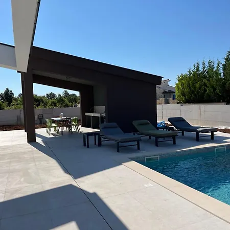 Cedrus Villa