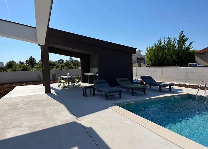 Βίλα Cedrus Juršići